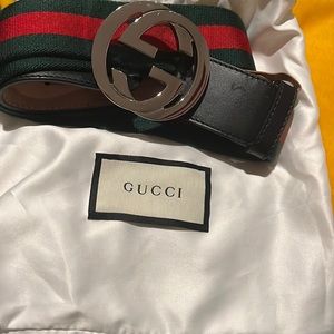 Gucci belt original used a couple times only comes with original bag